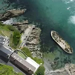 Ferienhaus Cliff Getaway - Sea Access With Private Pier Glandore