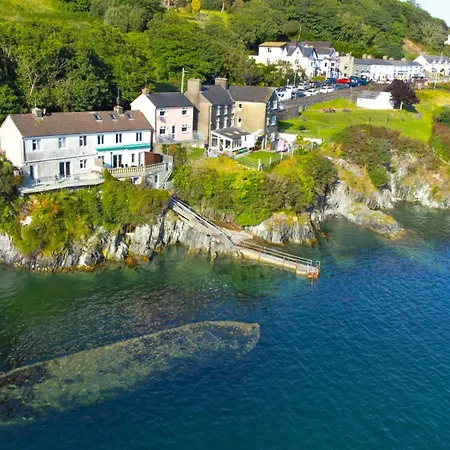 Cliff Getaway - Sea Access With Private Pier Dom wakacyjny *