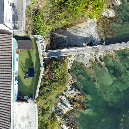 Cliff Getaway - Sea Access With Private Pier Dom wakacyjny Glandore