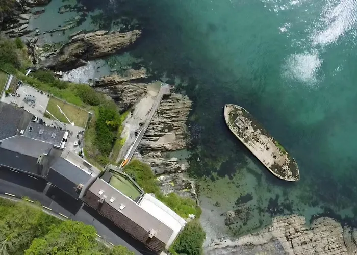 Hébergement de vacances Cliff Getaway - Sea Access With Private Pier Glandore