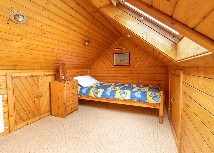 Hébergement de vacances Cliff Getaway - Sea Access With Private Pier