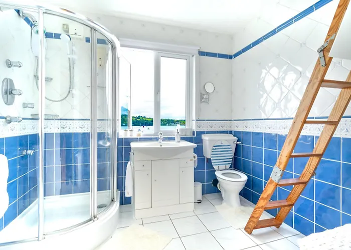 Cliff Getaway - Sea Access With Private Pier *