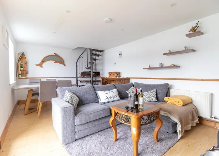 Hébergement de vacances Cliff Getaway - Sea Access With Private Pier Glandore